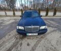 Синий Мерседес Ц-Класс, объемом двигателя 2.16 л и пробегом 500 тыс. км за 2700 $, фото 2 на Automoto.ua