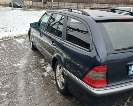 Синий Мерседес Ц-Класс, объемом двигателя 2 л и пробегом 350 тыс. км за 2500 $, фото 13 на Automoto.ua