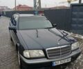 Синий Мерседес Ц-Класс, объемом двигателя 2 л и пробегом 350 тыс. км за 2500 $, фото 1 на Automoto.ua
