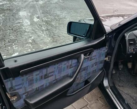 Синий Мерседес Ц-Класс, объемом двигателя 2 л и пробегом 350 тыс. км за 2500 $, фото 25 на Automoto.ua