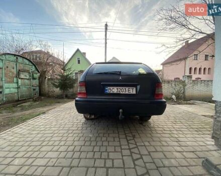 Синий Мерседес Ц-Класс, объемом двигателя 2 л и пробегом 350 тыс. км за 3500 $, фото 5 на Automoto.ua