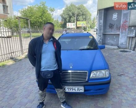 Синий Мерседес Ц-Класс, объемом двигателя 1.8 л и пробегом 369 тыс. км за 3300 $, фото 15 на Automoto.ua