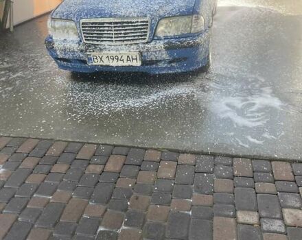 Синий Мерседес Ц-Класс, объемом двигателя 1.8 л и пробегом 369 тыс. км за 3300 $, фото 14 на Automoto.ua