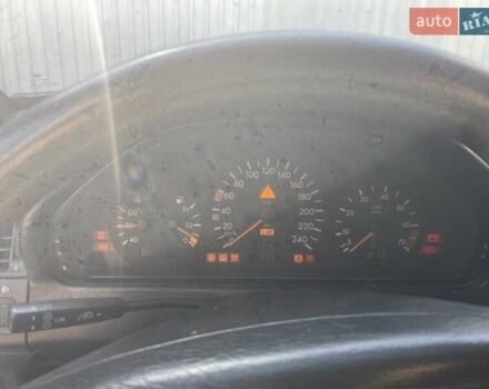 Синий Мерседес Ц-Класс, объемом двигателя 1.8 л и пробегом 369 тыс. км за 3300 $, фото 5 на Automoto.ua