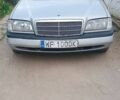 Синий Мерседес Ц-Класс, объемом двигателя 2.2 л и пробегом 355 тыс. км за 1600 $, фото 1 на Automoto.ua