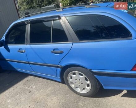 Синий Мерседес Ц-Класс, объемом двигателя 1.8 л и пробегом 369 тыс. км за 3300 $, фото 6 на Automoto.ua