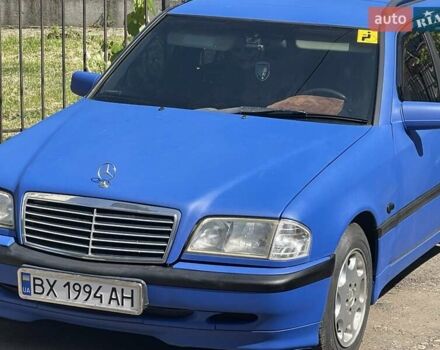 Синий Мерседес Ц-Класс, объемом двигателя 1.8 л и пробегом 369 тыс. км за 3300 $, фото 18 на Automoto.ua