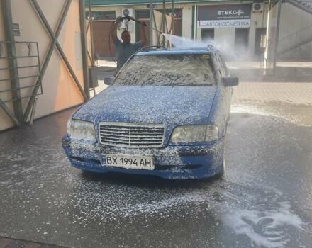 Синий Мерседес Ц-Класс, объемом двигателя 1.8 л и пробегом 369 тыс. км за 3300 $, фото 13 на Automoto.ua