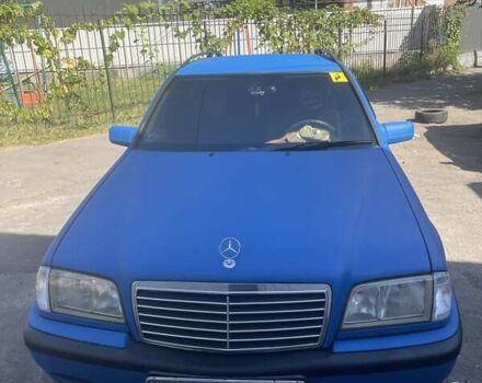 Синий Мерседес Ц-Класс, объемом двигателя 1.8 л и пробегом 369 тыс. км за 3300 $, фото 11 на Automoto.ua