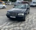 Синій Мерседес Ц-Клас, об'ємом двигуна 2.2 л та пробігом 400 тис. км за 1000 $, фото 1 на Automoto.ua