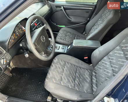 Синий Мерседес Ц-Класс, объемом двигателя 2.15 л и пробегом 605 тыс. км за 2600 $, фото 16 на Automoto.ua