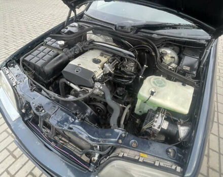 Синій Мерседес Ц-Клас, об'ємом двигуна 2 л та пробігом 460 тис. км за 3100 $, фото 17 на Automoto.ua