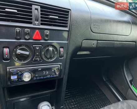 Синий Мерседес Ц-Класс, объемом двигателя 2.15 л и пробегом 605 тыс. км за 2600 $, фото 14 на Automoto.ua