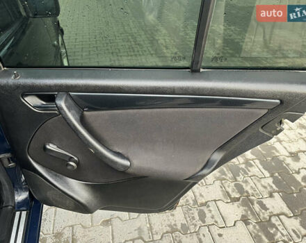 Синий Мерседес Ц-Класс, объемом двигателя 2.15 л и пробегом 605 тыс. км за 2600 $, фото 10 на Automoto.ua