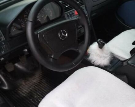 Мерседес Ц-Класс 2000 в Ивано-Франковске на Automoto.ua Синий Мерседес Ц-Класс, объемом двигателя 2.15 л и пробегом 420 тыс. км за 3590 $, фото 2 на Automoto.ua