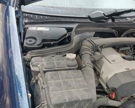 Синий Мерседес Ц-Класс, объемом двигателя 1.8 л и пробегом 250 тыс. км за 3000 $, фото 8 на Automoto.ua