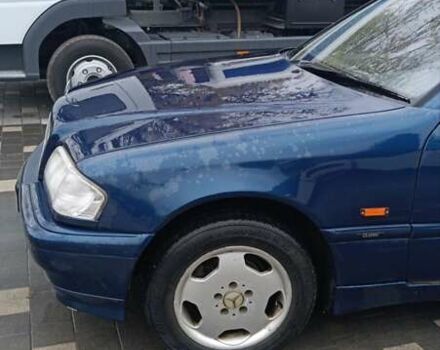 Синий Мерседес Ц-Класс, объемом двигателя 1.8 л и пробегом 250 тыс. км за 3000 $, фото 39 на Automoto.ua