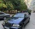 Синій Мерседес Ц-Клас, об'ємом двигуна 2.1 л та пробігом 376 тис. км за 3100 $, фото 1 на Automoto.ua