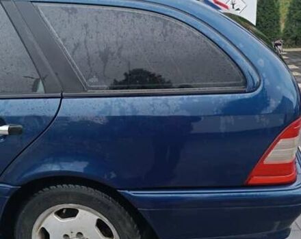 Синий Мерседес Ц-Класс, объемом двигателя 1.8 л и пробегом 250 тыс. км за 3000 $, фото 33 на Automoto.ua