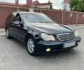 Синий Мерседес Ц-Класс, объемом двигателя 2 л и пробегом 298 тыс. км за 4500 $, фото 2 на Automoto.ua
