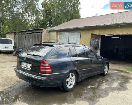 Синій Мерседес Ц-Клас, об'ємом двигуна 2 л та пробігом 360 тис. км за 2200 $, фото 6 на Automoto.ua