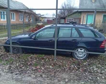 Синий Мерседес Ц-Класс, объемом двигателя 2.7 л и пробегом 250 тыс. км за 2900 $, фото 2 на Automoto.ua