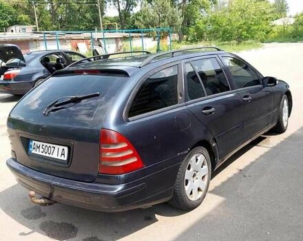 Синий Мерседес Ц-Класс, объемом двигателя 2.1 л и пробегом 280 тыс. км за 3600 $, фото 1 на Automoto.ua