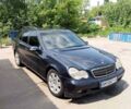 Синий Мерседес Ц-Класс, объемом двигателя 2.1 л и пробегом 280 тыс. км за 3600 $, фото 1 на Automoto.ua