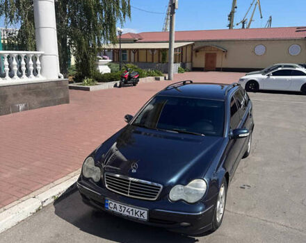 Синий Мерседес Ц-Класс, объемом двигателя 1.8 л и пробегом 305 тыс. км за 4200 $, фото 7 на Automoto.ua