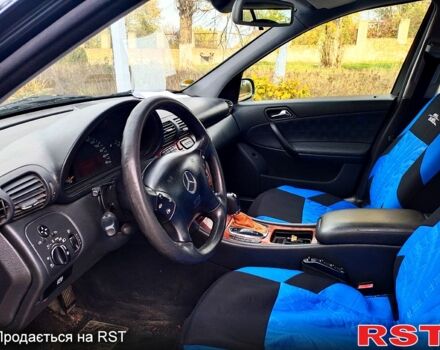 Синій Мерседес Ц-Клас, об'ємом двигуна 2.1 л та пробігом 350 тис. км за 5555 $, фото 6 на Automoto.ua