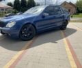 Синий Мерседес Ц-Класс, объемом двигателя 1.8 л и пробегом 291 тыс. км за 5400 $, фото 1 на Automoto.ua