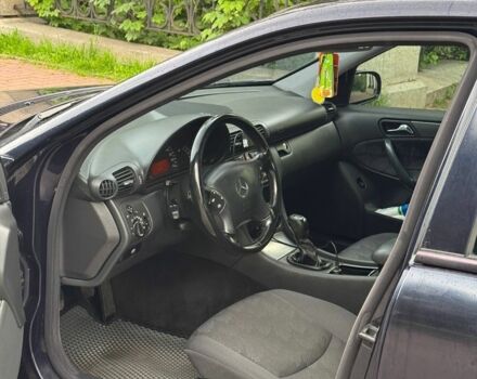 Синий Мерседес Ц-Класс, объемом двигателя 1.8 л и пробегом 200 тыс. км за 4600 $, фото 6 на Automoto.ua