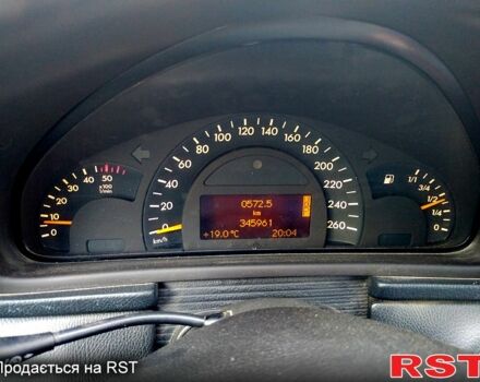 Синій Мерседес Ц-Клас, об'ємом двигуна 2.1 л та пробігом 350 тис. км за 5555 $, фото 4 на Automoto.ua