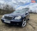 Синий Мерседес Ц-Класс, объемом двигателя 2.1 л и пробегом 390 тыс. км за 5200 $, фото 1 на Automoto.ua