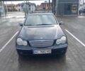 Мерседес Ц-Клас 2002 у Луцьку на Automoto.ua Синій Мерседес Ц-Клас, об'ємом двигуна 2.2 л та пробігом 398 тис. км за 4000 $, фото 3 на Automoto.ua
