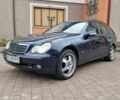 Синій Мерседес Ц-Клас, об'ємом двигуна 2 л та пробігом 270 тис. км за 3600 $, фото 1 на Automoto.ua