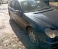 Синий Мерседес Ц-Класс, объемом двигателя 2.2 л и пробегом 300 тыс. км за 1151 $, фото 3 на Automoto.ua