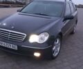 Синий Мерседес Ц-Класс, объемом двигателя 2.69 л и пробегом 390 тыс. км за 4500 $, фото 2 на Automoto.ua