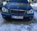 Синий Мерседес Ц-Класс, объемом двигателя 2.7 л и пробегом 370 тыс. км за 4700 $, фото 1 на Automoto.ua