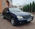 Синій Мерседес Ц-Клас, об'ємом двигуна 2 л та пробігом 270 тис. км за 3600 $, фото 1 на Automoto.ua