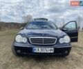 Синий Мерседес Ц-Класс, объемом двигателя 2.1 л и пробегом 390 тыс. км за 5200 $, фото 2 на Automoto.ua