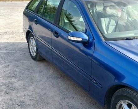 Синий Мерседес Ц-Класс, объемом двигателя 1.8 л и пробегом 330 тыс. км за 4000 $, фото 11 на Automoto.ua