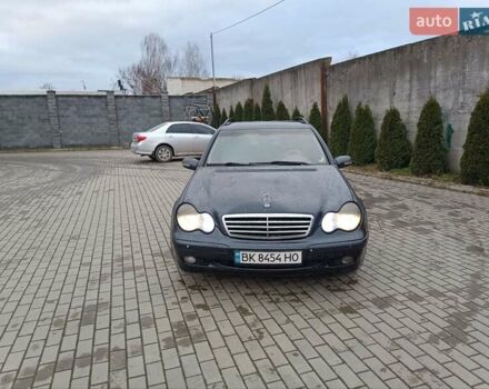 Синій Мерседес Ц-Клас, об'ємом двигуна 2.15 л та пробігом 500 тис. км за 4600 $, фото 3 на Automoto.ua
