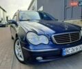 Синий Мерседес Ц-Класс, объемом двигателя 1.8 л и пробегом 285 тыс. км за 5000 $, фото 1 на Automoto.ua