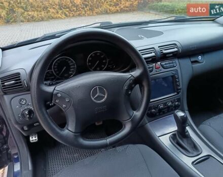 Синий Мерседес Ц-Класс, объемом двигателя 1.8 л и пробегом 286 тыс. км за 5500 $, фото 26 на Automoto.ua