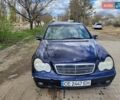 Синій Мерседес Ц-Клас, об'ємом двигуна 2.15 л та пробігом 257 тис. км за 4500 $, фото 3 на Automoto.ua