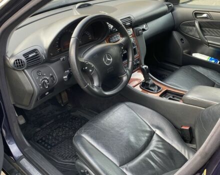 Синий Мерседес Ц-Класс, объемом двигателя 2.1 л и пробегом 380 тыс. км за 4100 $, фото 5 на Automoto.ua