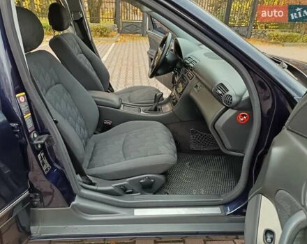 Синий Мерседес Ц-Класс, объемом двигателя 1.8 л и пробегом 286 тыс. км за 5500 $, фото 35 на Automoto.ua