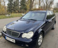 Синий Мерседес Ц-Класс, объемом двигателя 2.1 л и пробегом 405 тыс. км за 3999 $, фото 1 на Automoto.ua