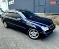 Синий Мерседес Ц-Класс, объемом двигателя 1.8 л и пробегом 285 тыс. км за 5000 $, фото 3 на Automoto.ua